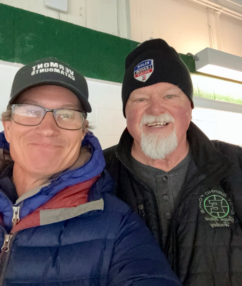 RichardsJay's tweet photo. Last minute decision to East Side and catch first HS hockey game of season did not disappoint. Filled bottle with third best tasting water in MN, talked to one of favorite hockey coaches of all time and watched the Alma mater pull off a gritty upset. Missed having dad along. https://t.co/uwI4nGY03I
