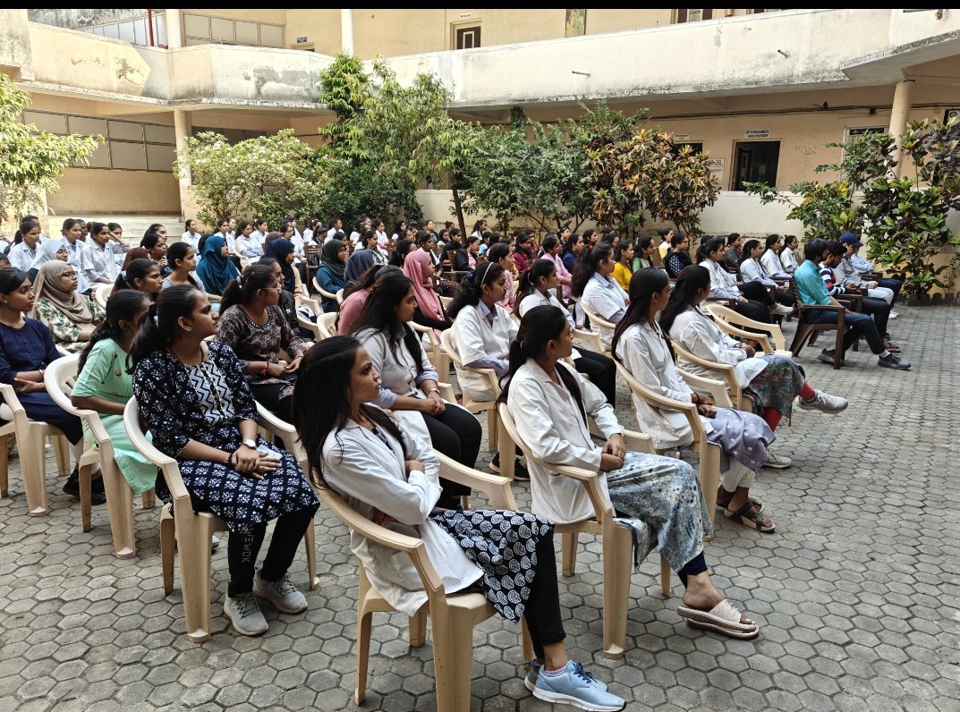 MYBHARATNavsari's tweet photo. Celebrating Constitution Day with an insightful seminar by Nehru Yuva Kendra MY Bharat Navsari!!
#ConstitutionDay2024 https://t.co/DqAj34CfE0