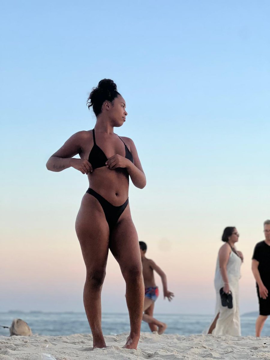 "Seu corpo eo mar por onde quero navegar" 🎶❤️