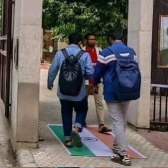 Sagar Kumar “Sudarshan News” (@kumaarsaagar) on Twitter photo बांग्लादेश का हिंदू कट रहा है।
हिंदुस्थान के राष्ट्रीय ध्वज को पैरों से कुचला जा रहा है।
<a href="/narendramodi/">Narendra Modi</a> जी वो टैंक,मिसाइल सिर्फ़ 26 जनवरी की परेड के लिए है क्या। बांग्लादेश का हिंदू कट रहा है।
हिंदुस्थान के राष्ट्रीय ध्वज को पैरों से कुचला जा रहा है।
<a href="/narendramodi/">Narendra Modi</a> जी वो टैंक,मिसाइल सिर्फ़ 26 जनवरी की परेड के लिए है क्या।