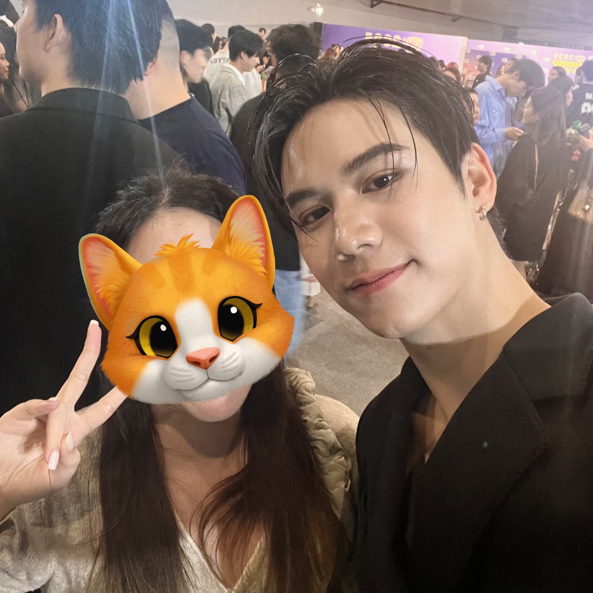 callmehellooo's tweet image. 👧🏻: Congrat กับซีรี่ย์ใหม่นะค่า (˃̶᷄‧̫ ˂̶᷅๑ )
🐱: ขอบคุณค้าบ
👧🏻: ดีใจด้วยมากๆ แบบมาก แทบจะร้องไห้เลย เหมือนได้เล่นเองเลย555 เราว่ามันปังมากแน่ๆเลย เดี๋ยวรอดูนะคะ🥹
🐱: ขอบคุณค้าบ วันนั้นที่บอกหรอ.. 

วันนั้นพอถ่ายเสด เราบอกว่า congratนะคะ แล้วเดินไป55เขินเลยหนี😭 

#satangks