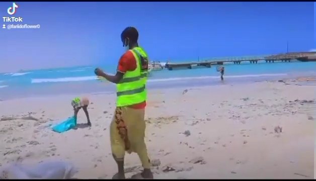Sabrie1A's tweet image. Mash&apos;allah Hon Aden shaqo wcn, however I want to bring up that my town of #Hobyo is in urgent attention.  It&apos;s been for to long to ignore our situation in the mean time my company #OrbitSolutions is dealing with waste at the moment Honorable Aden 🙏🏿🙏🏿 we need a green belt Thanks