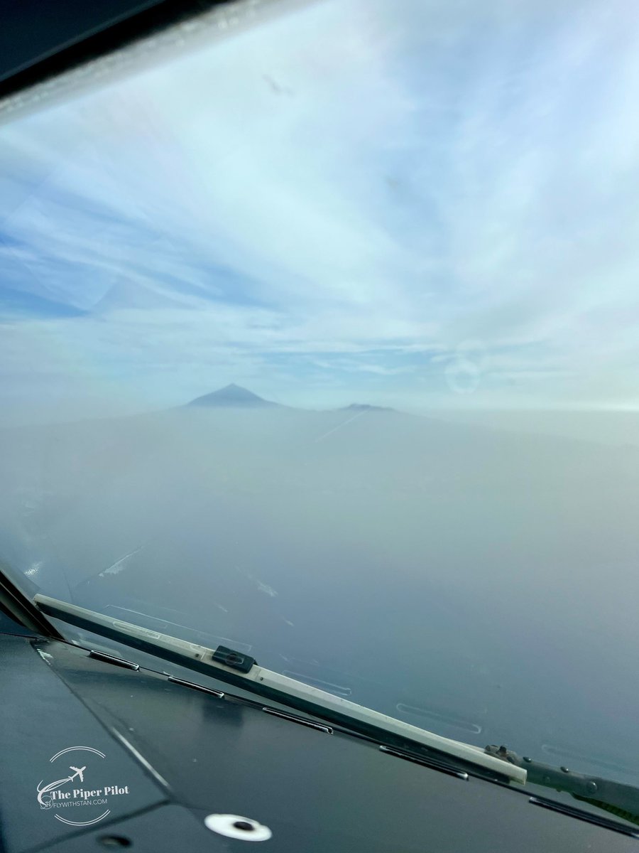 Calima is covering Tenerife and the Canaries #calima #canaries #teide #sky #aviation
