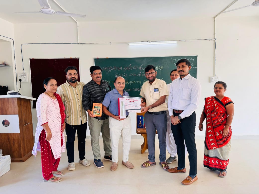 ➡️ભાણવડ તાલુકાના મેવાસા પ્રાથમિક શાળા ખાતે રક્તદાન કેમ્પ યોજાયો
➡️રક્તદાન કેમ્પમાં ૫૨ યુનિટ જેટલું રક્ત એકત્ર કરવામાં આવ્યું.
@GujHFWDept <a href="/COLLECTORDWK/">Collector Devbhumi Dwarka</a> <a href="/DdoDwarka/">District Panchayat DevbhumiDwarka</a> <a href="/SP_Dwarka/">SP-Devbhumi Dwarka</a> <a href="/ThoBhanvad/">Tho Bhanvad</a>