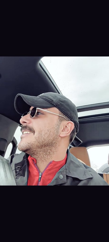 أسأل الله الكريم ان يجمّل حاله وأحواله،، 🖤