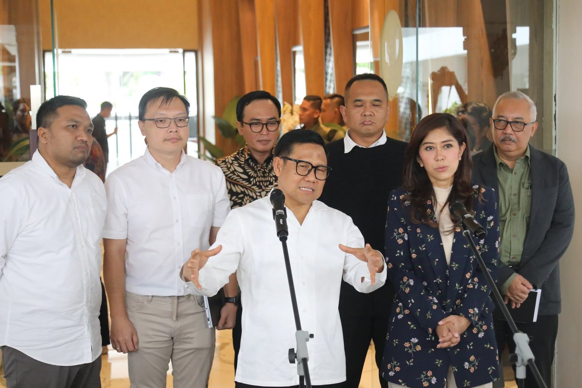 Kami dengan Menkomdigi <a href="/meutya_hafid/">Meutya Hafid Ansyah</a> sepakat bahwa judi online adalah bencana sosial.

Kami akan terus melakukan edukasi dan mitigasi judi online agar tidak melahirkan kemiskinan-kemiskinan baru.

#KemenkoPM
#KabinetMerahPutih
#BerdayaLawanJudol