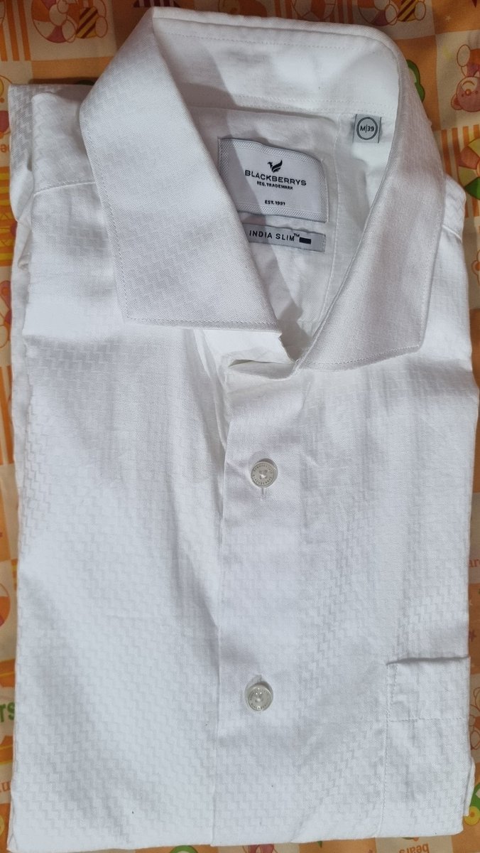 Akankshya97's tweet photo. @BlackberrysMW Wish I could give negative stars. Worst customer service i have experienced ever. The shirt was not given for trial as the color is white and it's a clear manufacturing defect. The store, ur customer service gave us regrets of purchasing it. Alter is not the sol. https://t.co/rEcyofwJ0O