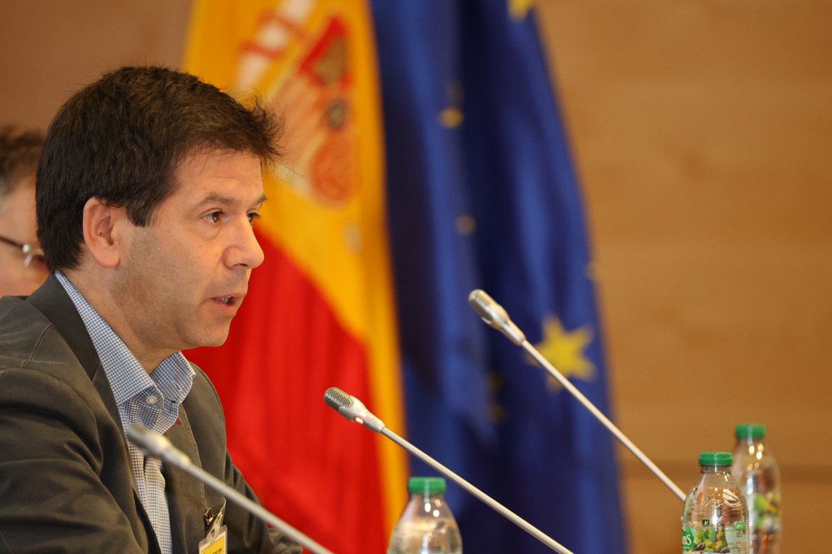 FENITEL_ES's tweet image. Daniel Monfort, gerente de @CSCAE
🗣️&quot;El dato en sí, solo, sirve de poco. Lo útil de monitorizar datos en edificios es poder cruzarlos con otros. No basta con almacenarlos&quot;
Acceso al streaming aquí👇
fenitelcom.es
#telcomfenitel #TELCOM2024