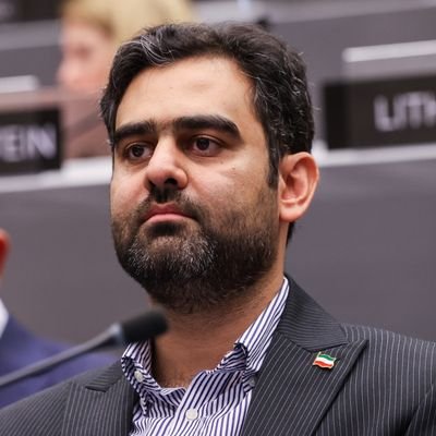 Agha_Mohammad2's tweet photo. نظرتون در مورد یه همچین
 رئیس جمهوری چیه؟؟؟
هم جوان ......
هم زیر چهل ساله.. 
هم انقلابیه.....
هم دلسوزه...... https://t.co/aJcBEq6BYb