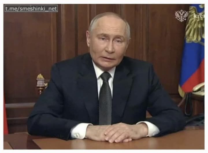 VictorKvert2008's tweet photo. "и недрогнувшей рукой старый кэгэбэшник, уползая на покой, теребил орешник" https://t.co/CXHNzaG53D