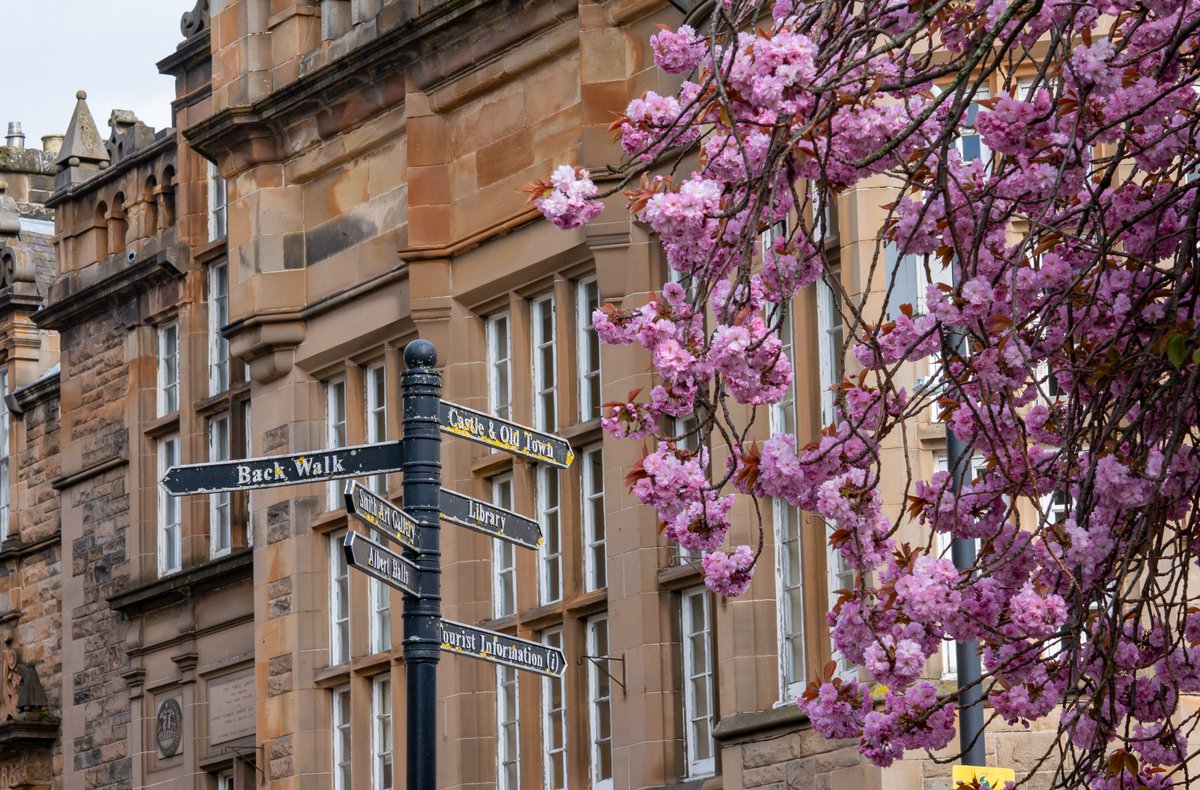 We're proud to announce  our latest key project, which is all about improving navigation 🪧 🧭  
 
We’re starting by auditing the current wayfinding infrastructure and engaging with our community and stakeholders.

Complete our survey engage.stirling.gov.uk/en-GB/projects…
