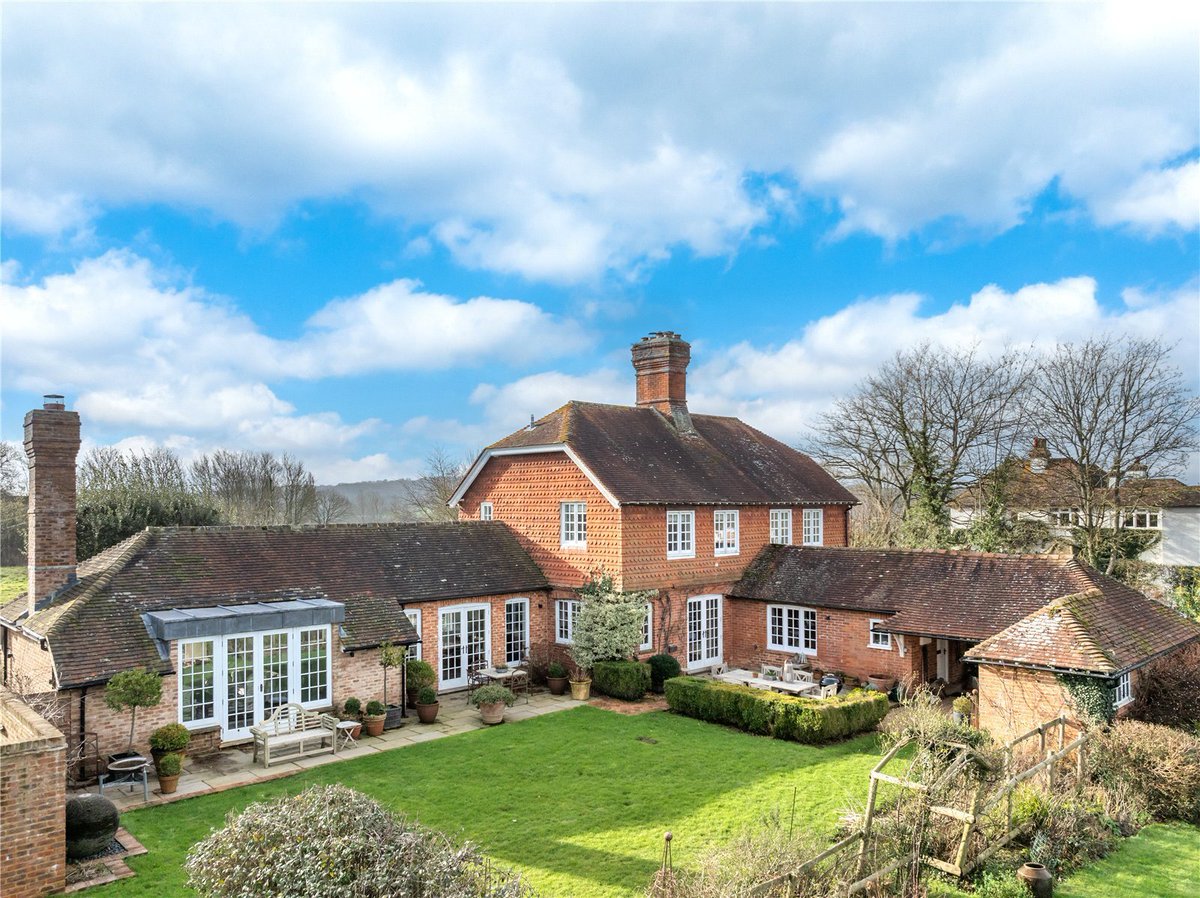 JacksonStops's tweet photo. #Pulborough

Tucked away in a quiet, rural location, Lee Place Cottage is a delightful #countryhouse with #annexe and #equestrianfacilities in around 5.2 acres.

New to the market with #JacksonStops #Midhurst with a guide price of £2,100,000.

https://t.co/QIRCdP2loG https://t.co/6DpSeHITS2