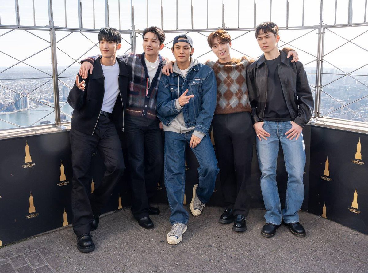 vernovline's tweet photo. it feels surreal to be here at the Empire State Building, marking the release of our album, Spill the Feels. https://t.co/euBJ8aiPbh