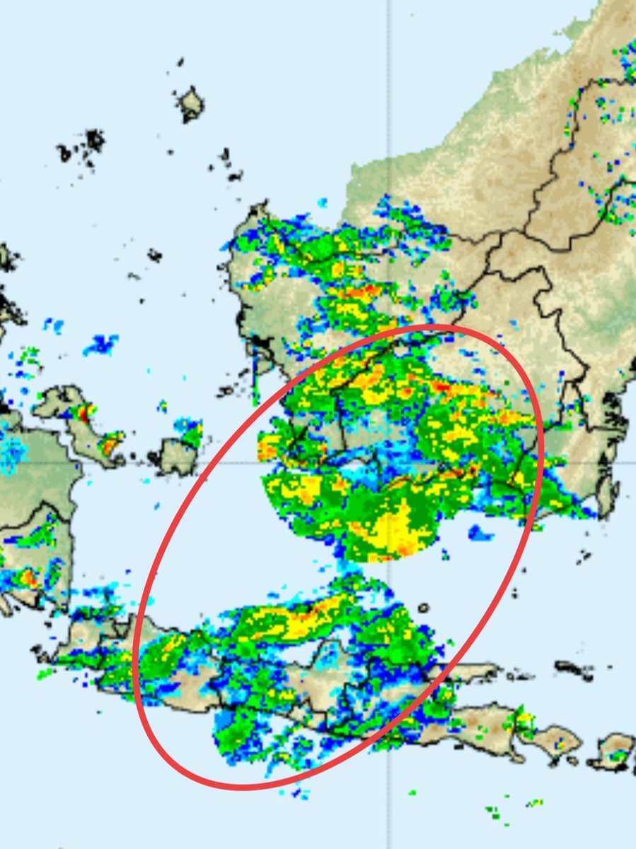 Konveksi yg luas di Laut Jawa berperan menghubungkan hujan di Jawa dan Kalimantan dlm satu sistem hujan yg besar dan meluas;  diturunkan dari klaster awan skala meso (MCC) sehingga hujan di darat berpotensi awet hingga tengah malam nanti.