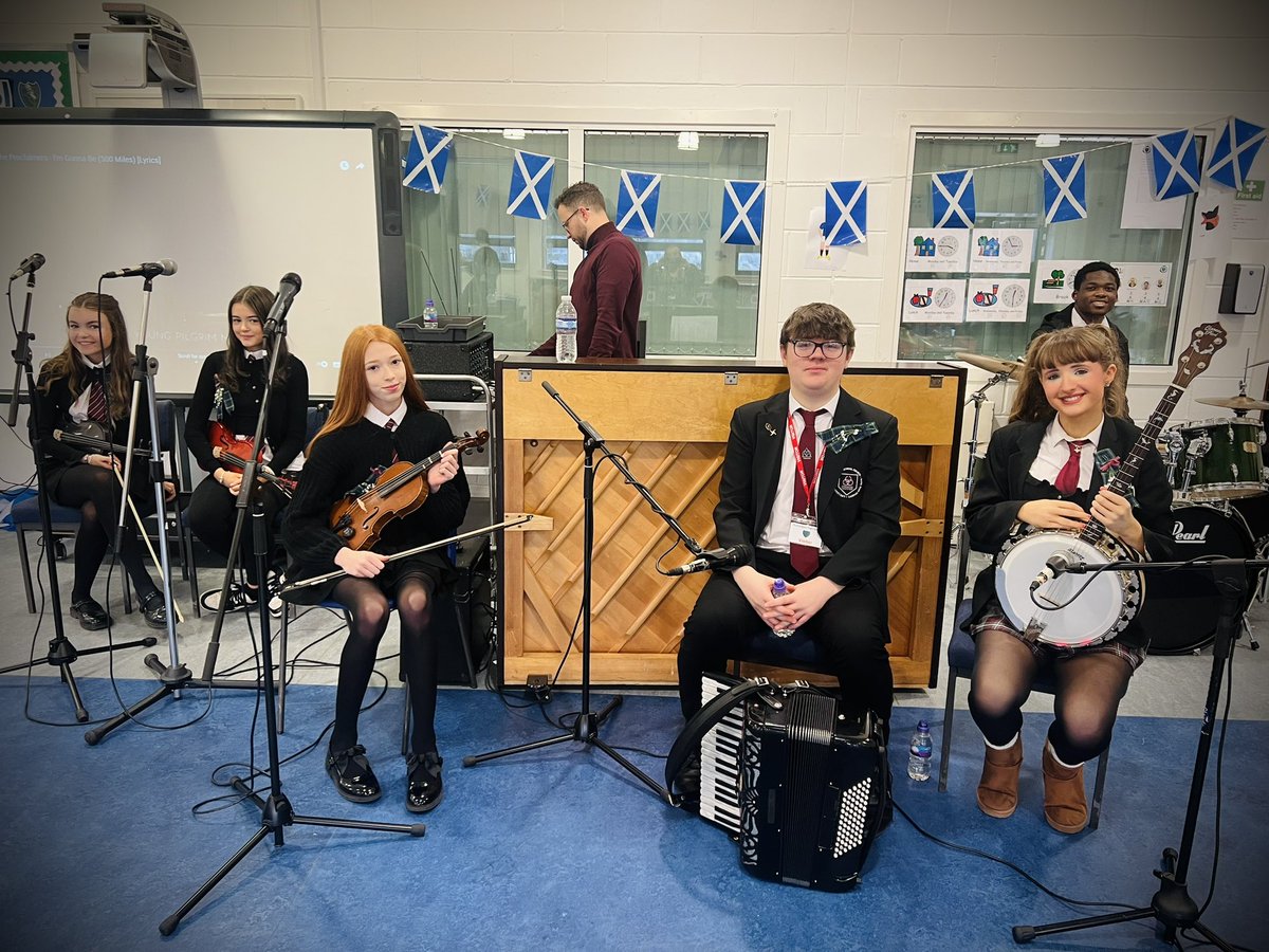 MrsSwanMusic's tweet photo. No rest for the wicked!! After playing so amazingly at last night's Young Performer, this morning they are playing for Rutherglen High's St Andrew's Day ceilidh! 🎻🪕🥁🎹 @RutherglenHigh https://t.co/B9OoENzMPN
