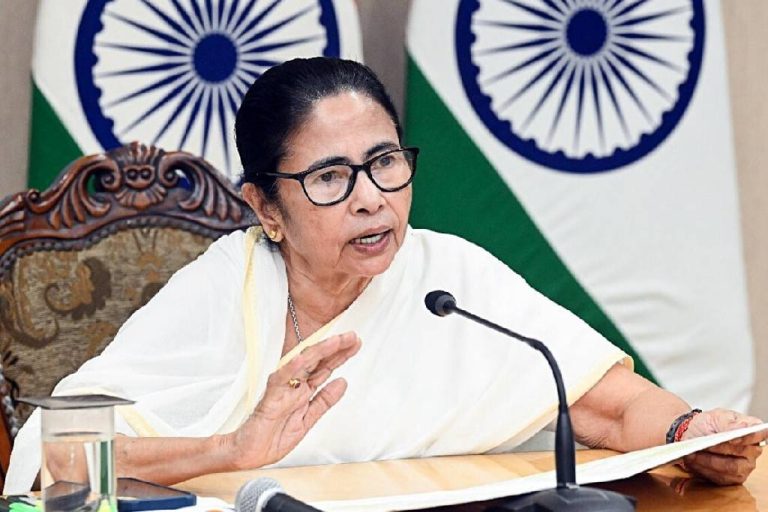 NewsCapitalGJ's tweet image. બાંગ્લાદેશી હિંદુઓ પર હુમલા પર મમતા બેનર્જીની પ્રતિક્રિયા, ‘હું મોદી સરકાર સાથે ઉભી છું’

#Bangladeshi #Banerjee #NarendraModi #NewsCapitalGujarat #JaneCheGujarat 

newscapital.com/mamata-banerje…