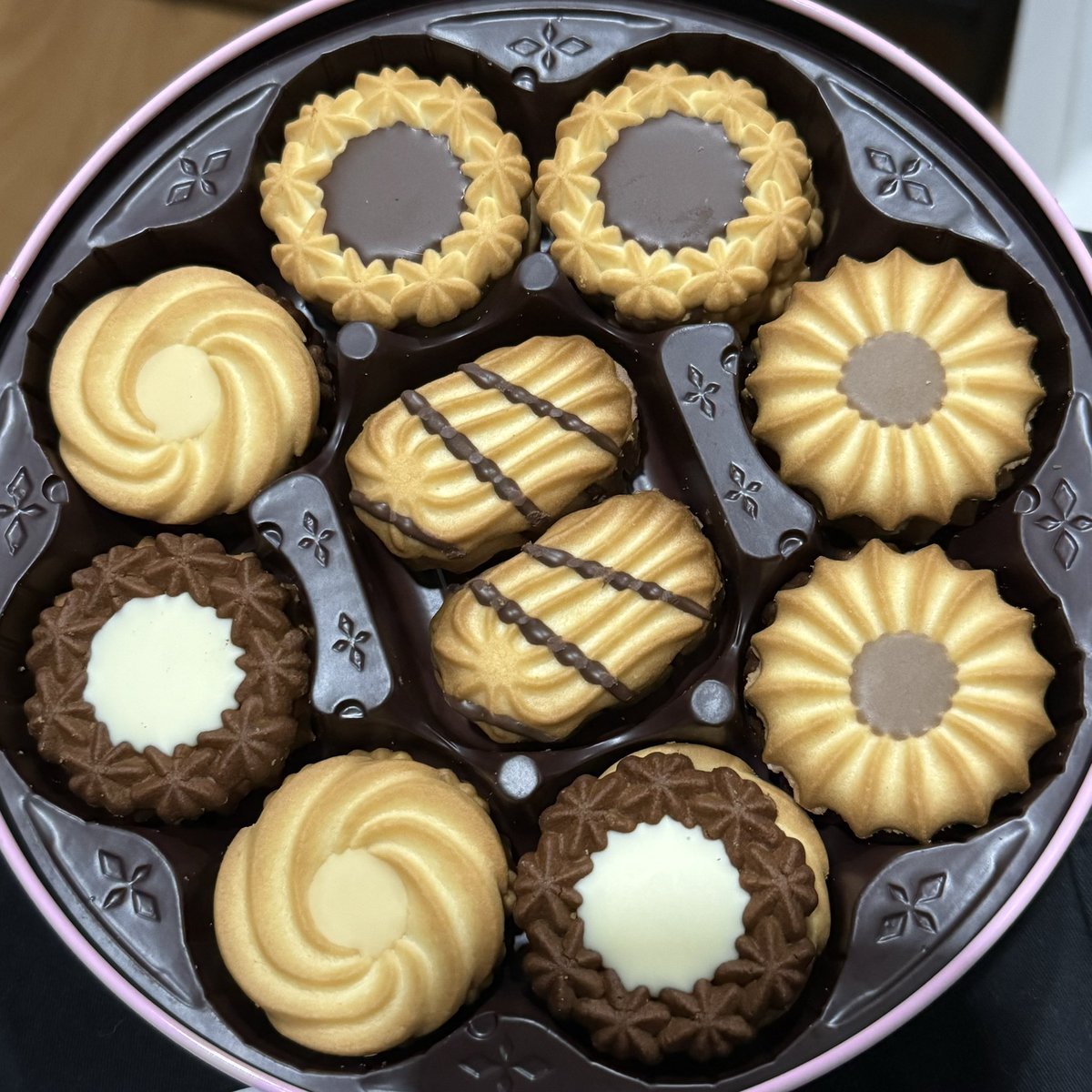 hbker07's tweet photo. อานนิอร่อยมากกกกกกกกกกกกกกกกกกกกก อร่อยแบบว่าเปิดมาแล้วแย่งกันกิน แปปเดียวหมด คือหมดเกลี้ยงอะ ชอบกันทั้งบ้าน 🥺 https://t.co/KdSjsK72ee