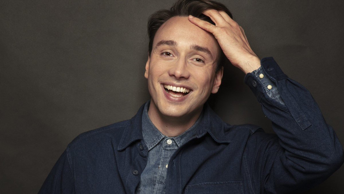 Baritone Huw Montague Rendall makes his @LeedsLieder debut on Friday, with works by Schumann, Mahler and Vaughan Williams' ever-popular Songs of Travel.  

Huw steps in for Ian Bostridge who had to step down due to illness. We wish Ian well.