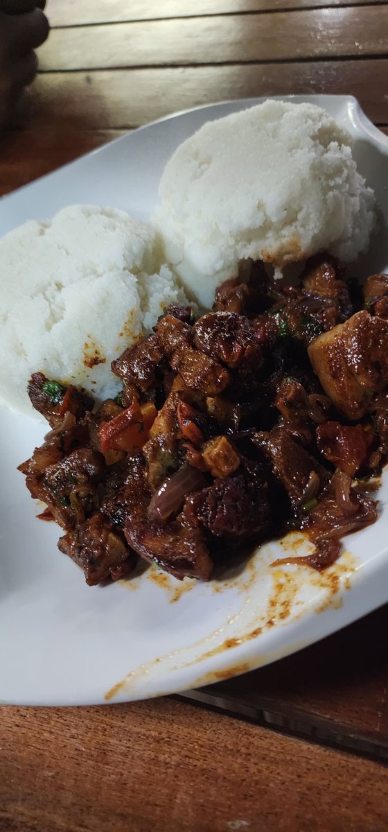 ndanuh_'s tweet photo. What's for lunch? 
Call 0741289827, if you're near Mirema nikusort faster faster.
¼ pork @ ksh350
Fresh and crispy 😋 https://t.co/5qm7PdnIzL