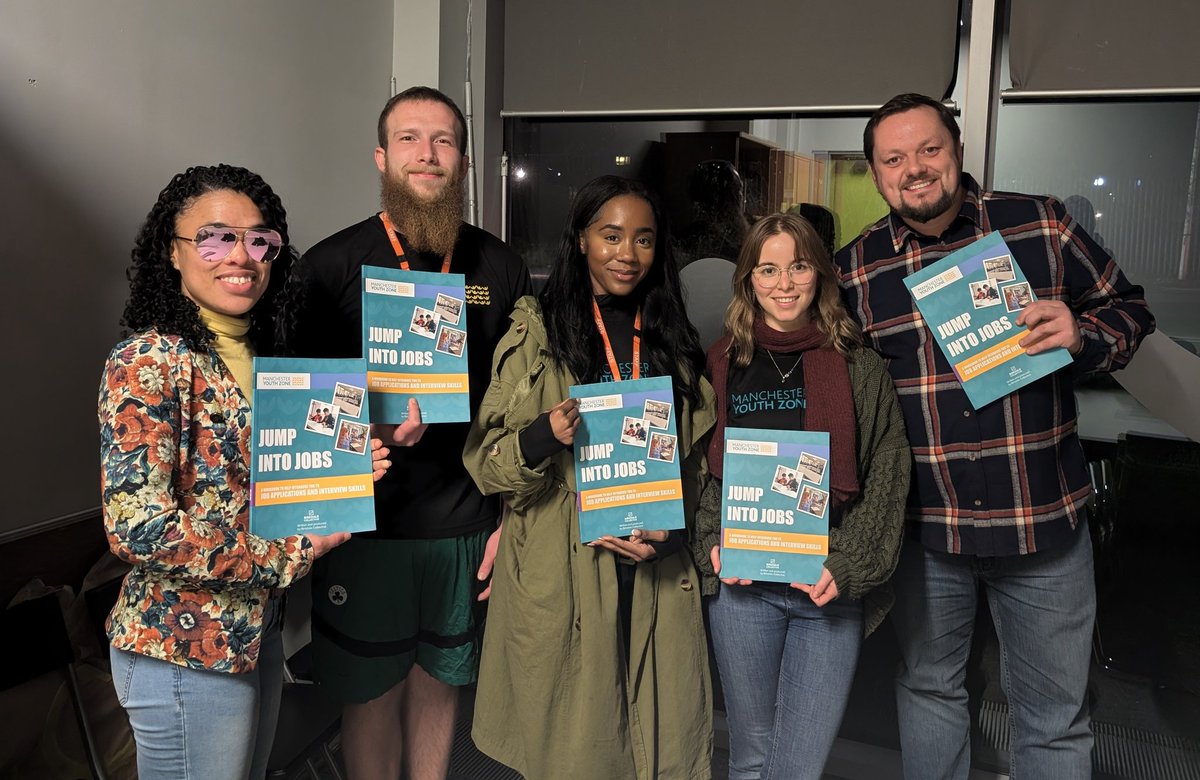 BirkdaleCollect's tweet image. We are in print 🎉🎉🎉 

Yesterday we handed over "Jump Into Jobs" a text book written by Birkdale Collective for @manchesteryz to help young people on their pathway to employment.

#ManchesterYouthZone #BirkdaleCollective #JumpIntoJobs