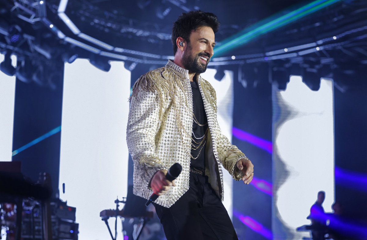 effectburson's tweet photo. Pernod Ricard Türkiye’nin Rixos Tersane’de düzenlediği görkemli yeni yıl davetinde, Megastar Tarkan’ın muhteşem performansı ve Brothers’ın sürprizleri geceye damga vurdu. İskoçya’dan aldığı ilham ile yola çıkan Brothers’ın da yer aldığı gecede #Tarkan dinleyenleri büyüledi. https://t.co/xoEqyLvhOU