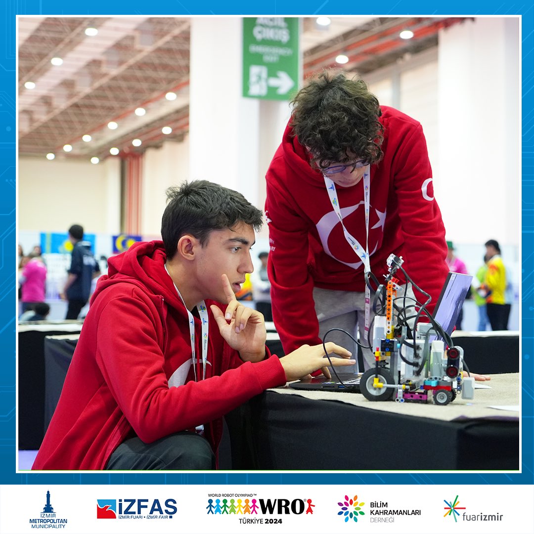 BilimKahraman's tweet image. WRO 2024 Türkiye katılımcıları yarışmalar öncesi hazırlık sürecindeler! ⏳🚀
*
WRO 2024 Türkiye  participants are in the preparation process before the competitions! ⏳🚀

#EarthAllies #roboticsscience #WelcometoIzmir #bilimkahramanları #scienceheroes #izmir