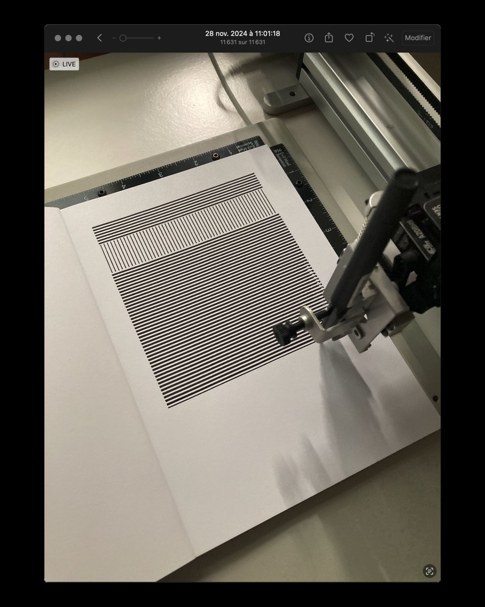 After a six-month hiatus, I’ve finally dusted off my pen plotter and dived back into experimenting—this time with a sketchbook as my canvas.