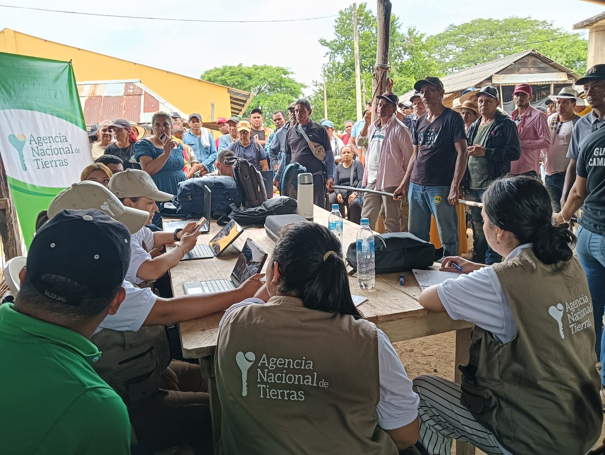 ¡Éxitosa  Jornada de RESO Masivo en el municipio de Chimichagua!  Este paso es fundamental para que nuestros campesinos y campesinas puedan acceder a la tierra y construir un futuro más próspero. 
El día 28 y 29 de Noviembre estaremos en Astrea Cesar.
#ReformaAgrariaImparable