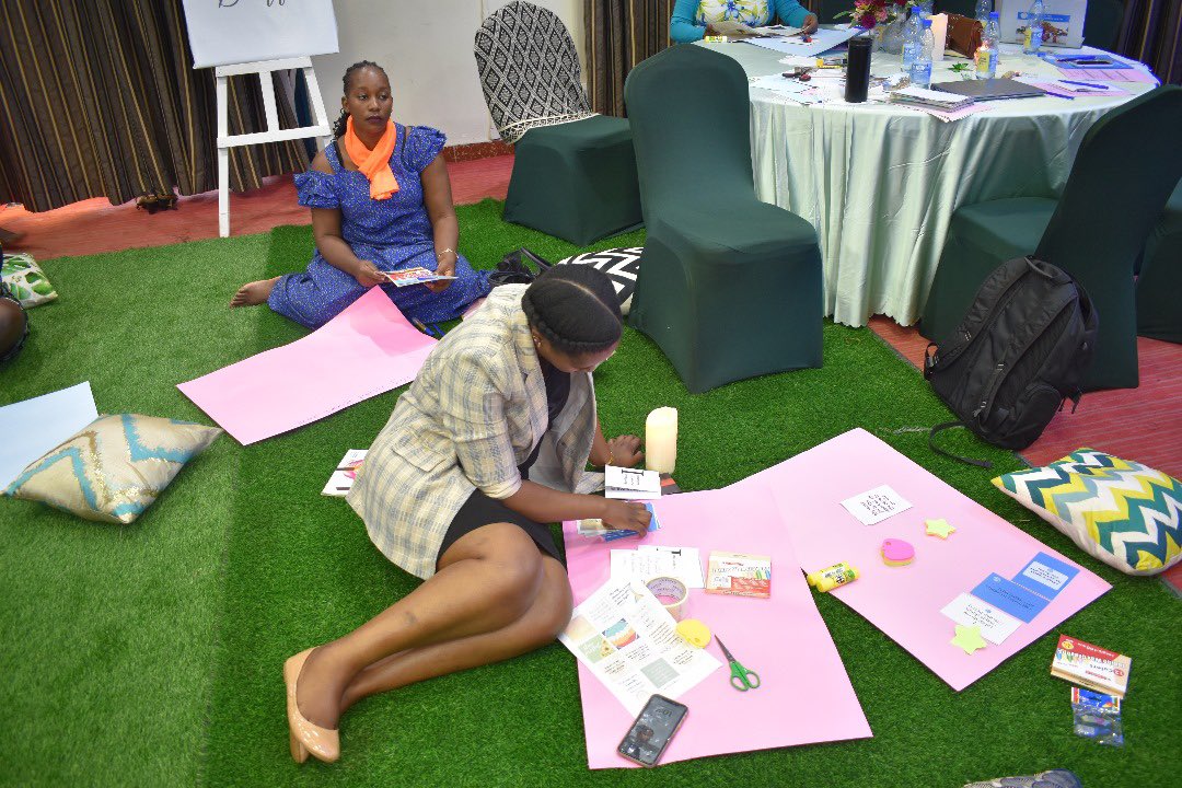 FOWODE_UGANDA's tweet photo. Ladies are deep in reflection, creating individual wellness vision boards to guide their self-care journeys.
#SisterhoodForum #HerWellnessFirst https://t.co/9kl7BewCO0