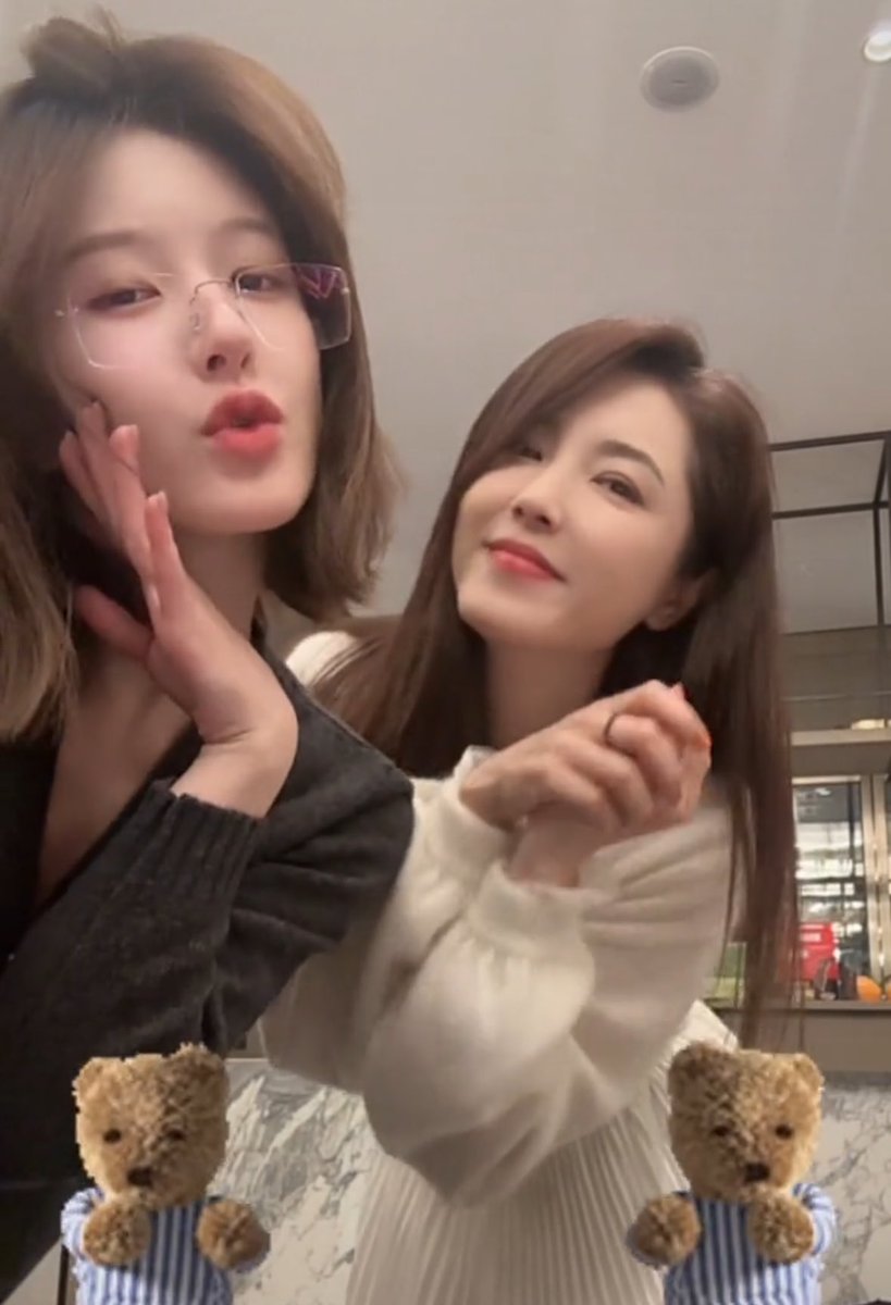 wonwoncity's tweet image. #ZhaoLusi and Zeng Li dancing to Little Mix's Oops 💋