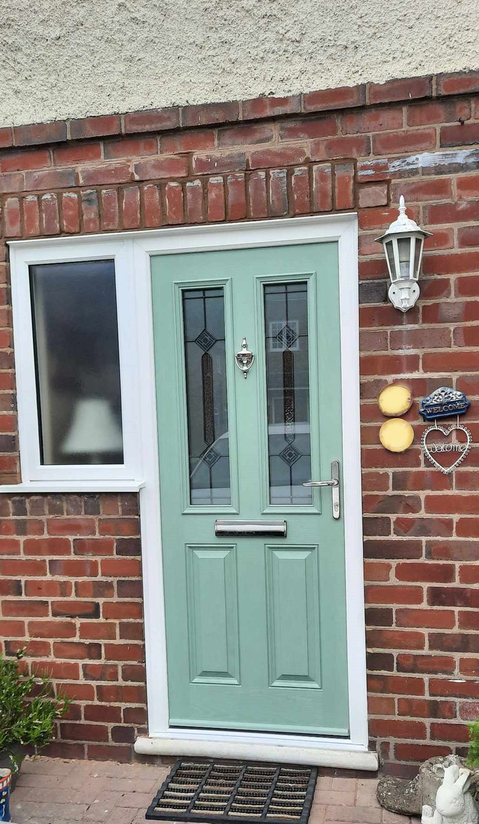 We love creating the perfect front door for our customers! Visit one of our showrooms to discuss your dream front door. 🏡🚪

We have written a fun blog post around what your door colour says about you… what do you think? 🎨

windowcentre.co.uk/what-does-your…

#doors #door #frontdoor