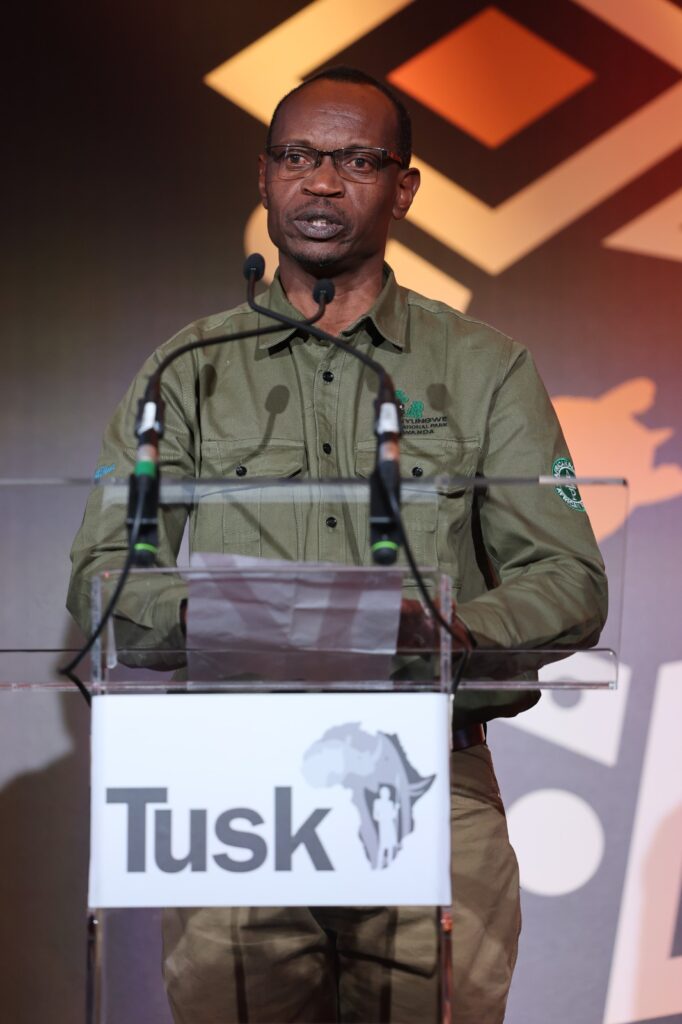 umunotanews's tweet image. Igikomangoma cya Wales cyashyikirije Claver Ntoyinkima igihembo yahawe kubera uruhare yagize mu kurengera ibidukikije.
#EnvironmentRw #RwandaAgri #UmunotaNews
Soma inkuru irambuye:👉umunota.com/igikomangoma-c…