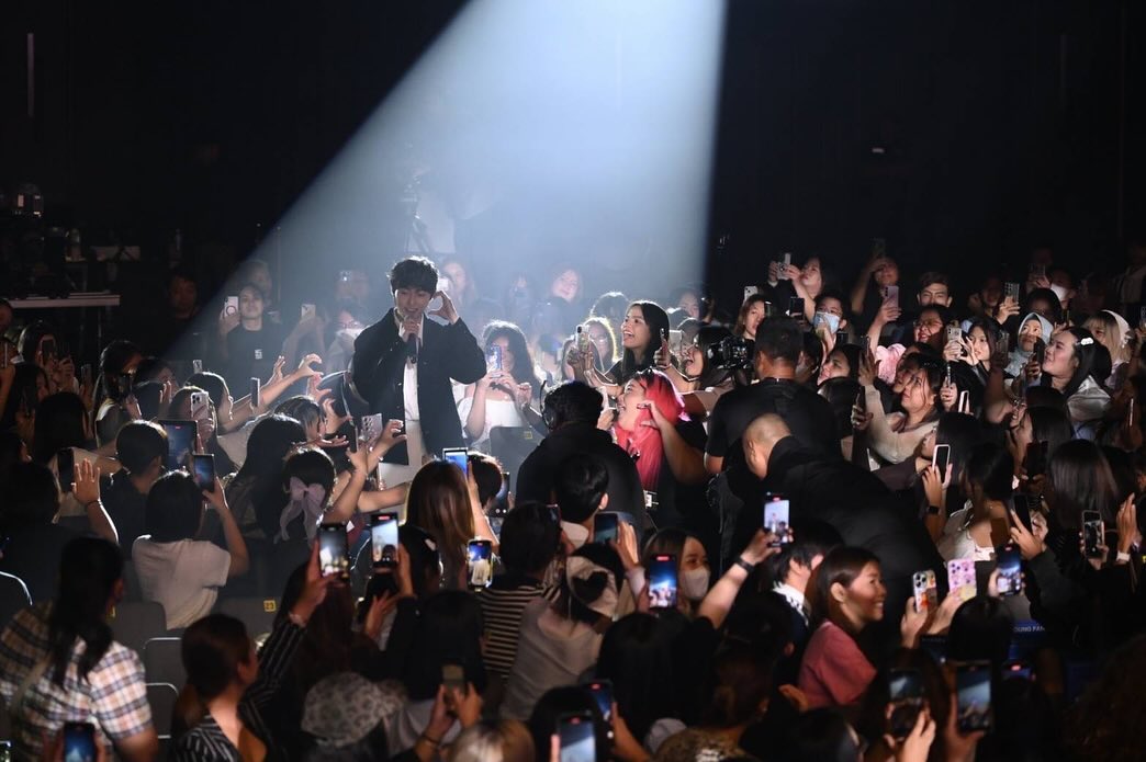 bluerosee99's tweet photo. [ENG] Yoon Chanyoung (yooncy1) IG Update (1/2)

Thank you to the fans and staff who gave me precious time that money can't buy. Love you! ❤️🇹🇭

#.Makingmemorieswithchanyoung
#.Bangkokthailand #.Fanmeeting

#YoonChanyoung #윤찬영 https://t.co/sN8GgqDz0V