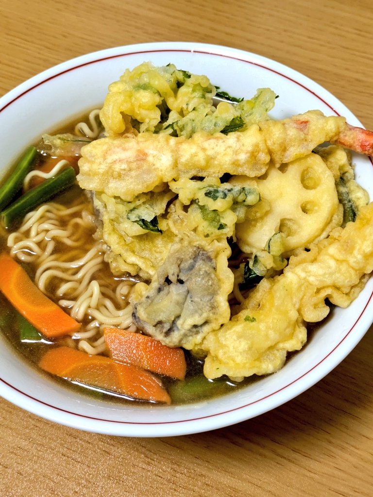 swim_BDM's tweet photo. みそてんぷらーめん🦀🦐
ラーメン鉢持ってきててよかった! https://t.co/0Bs1nvXsaD