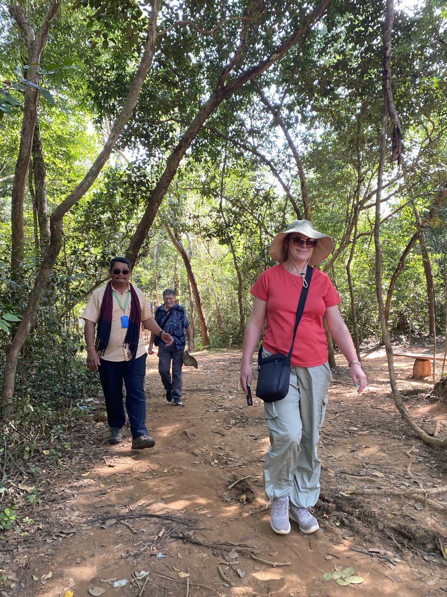 Thanks Tania L from Brisbane, Australia, for choosing my 3 days tour in Siem Reap including National Park Phnom Kulen with river of 1000 Shiva Linga.

Please like or follow my page if you plan your trip to Cambodia.

aangkorwattour.com
WhatsApp: +85512941715