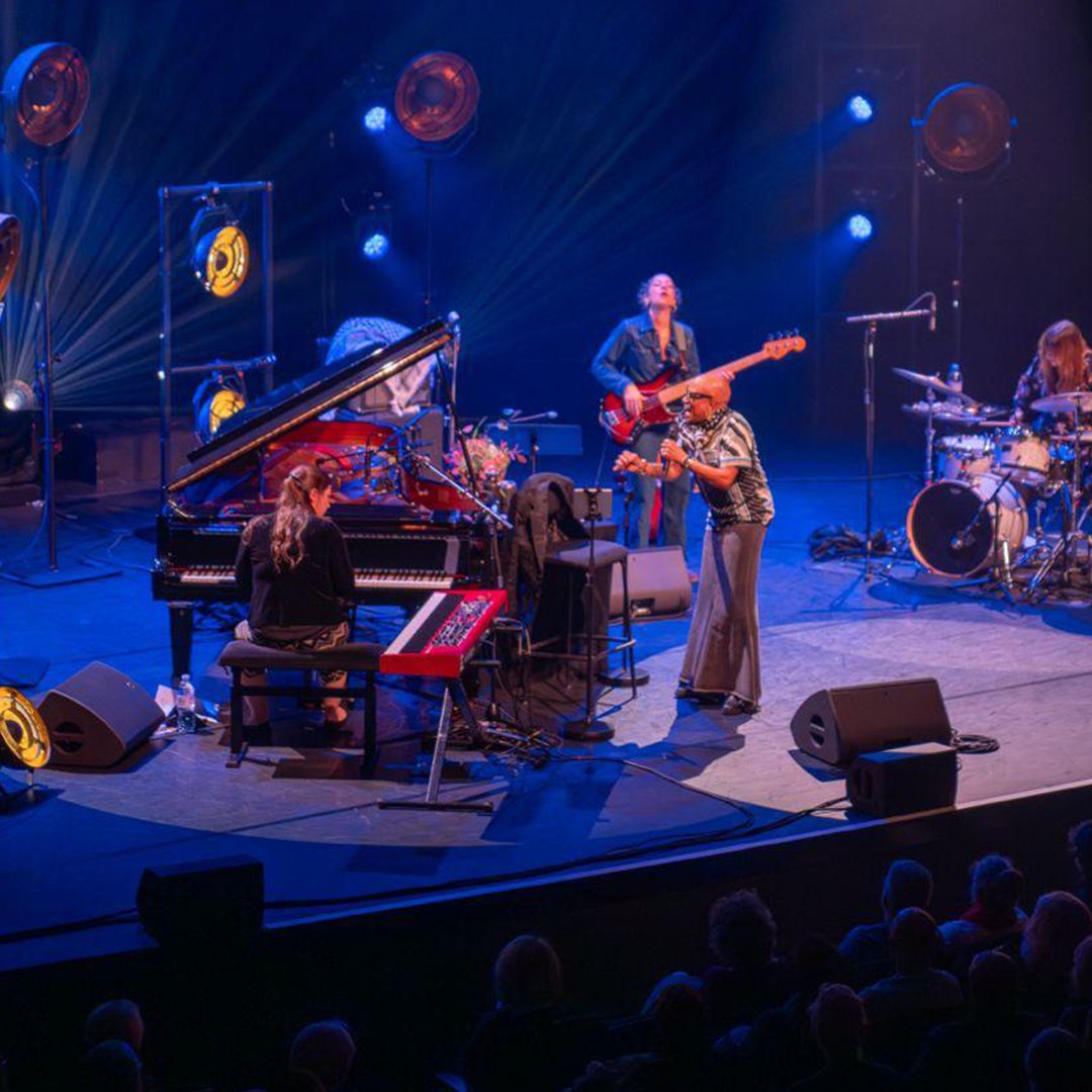 Gérard Drouot Productions tweet media