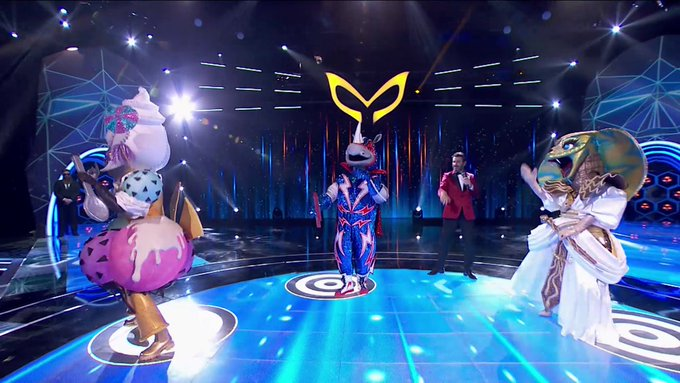 blvcom's tweet photo. 🎭 @MaskSingerA3 #MaskSinger6 de @antena3com fue visto en algún momento por 2.453.000 ESPECTADORES ÚNICOS (AA).
➡️ El programa presentado por @ArturoValls alcanza el 12.6% de cuota de pantalla y 897.000 espectadores de media.
#Audiencias 📺📊 https://t.co/EdsdPa4aHp