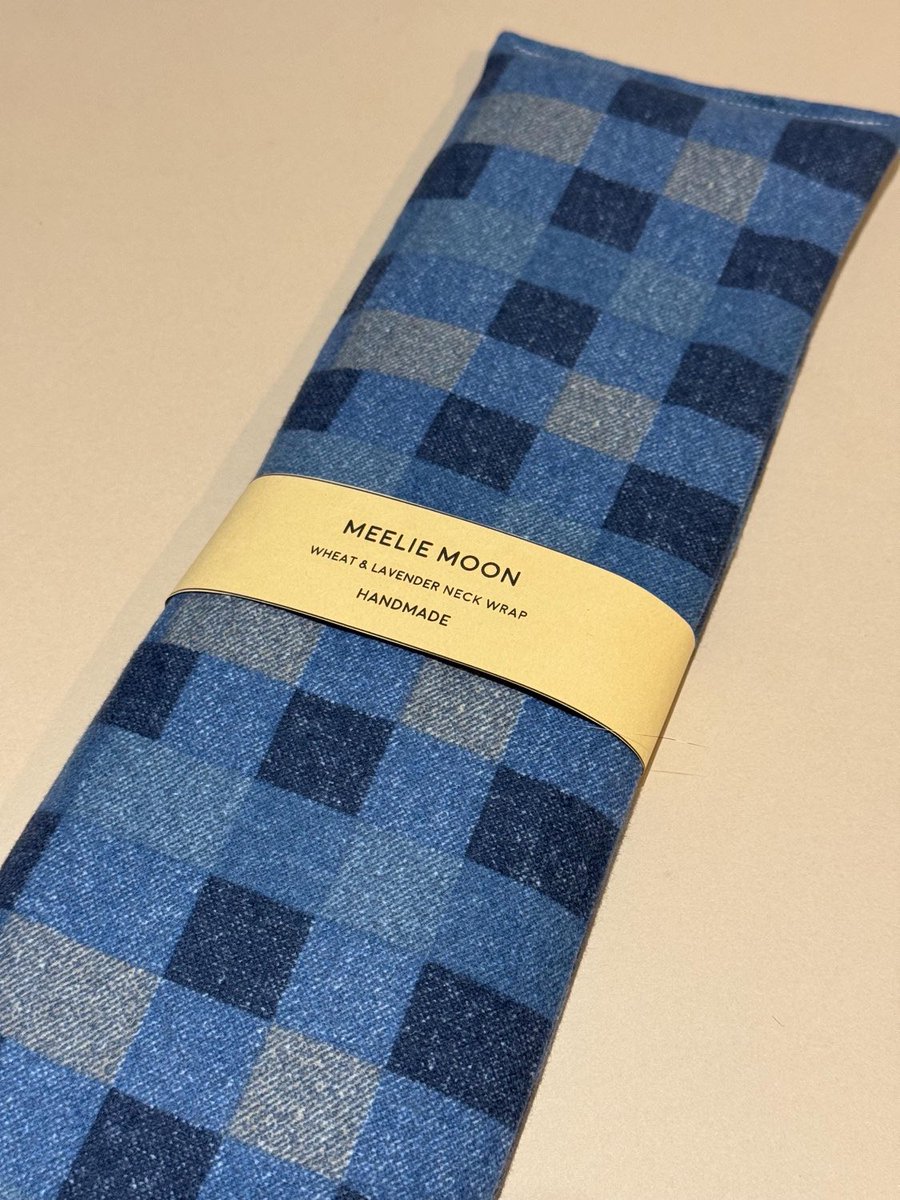 meeliemoon's tweet photo. #earlybiz send the gift of warmth with our longer length wheat heat pack ! This quality soft flannel fabric has a so warm & cosy £15.95 ! Posting out daily using 48hour tracked for quick delivery! https://t.co/y9YtnIifjl #neckwrap #heattherapy https://t.co/BMORi2lWCk