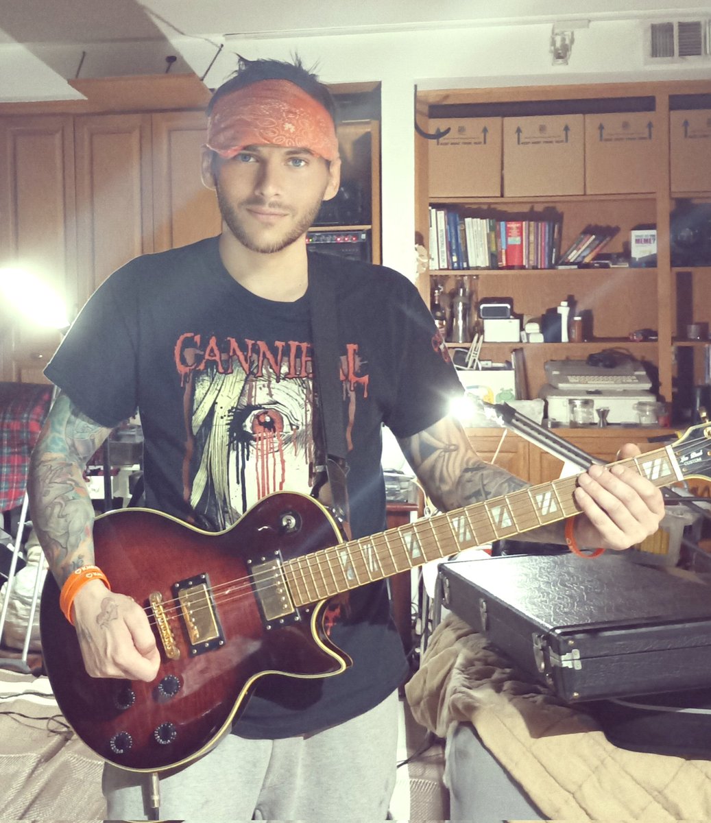 Been making music again! I'm so stoked to show you guys some of the new songs I've been demoing... My best material yet! I hadn't played guitar for literally almost 12 years when I was out using drugs... Getting clean and playing again is such a privilege!
