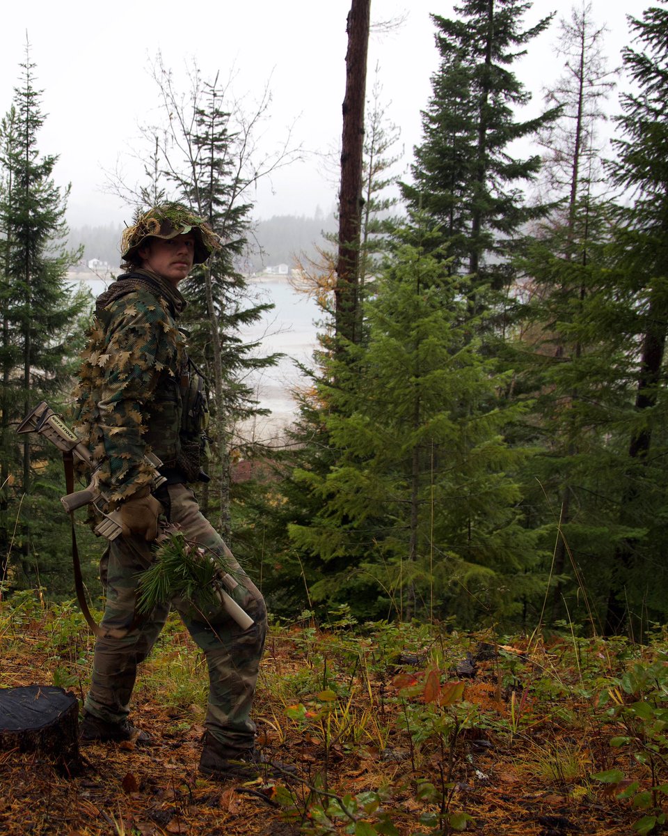 ThePictureTakr's tweet photo. Repping the new Rubus Leaf Veil from LowPro Apparel. #ghillie https://t.co/AlZVUGYwtW