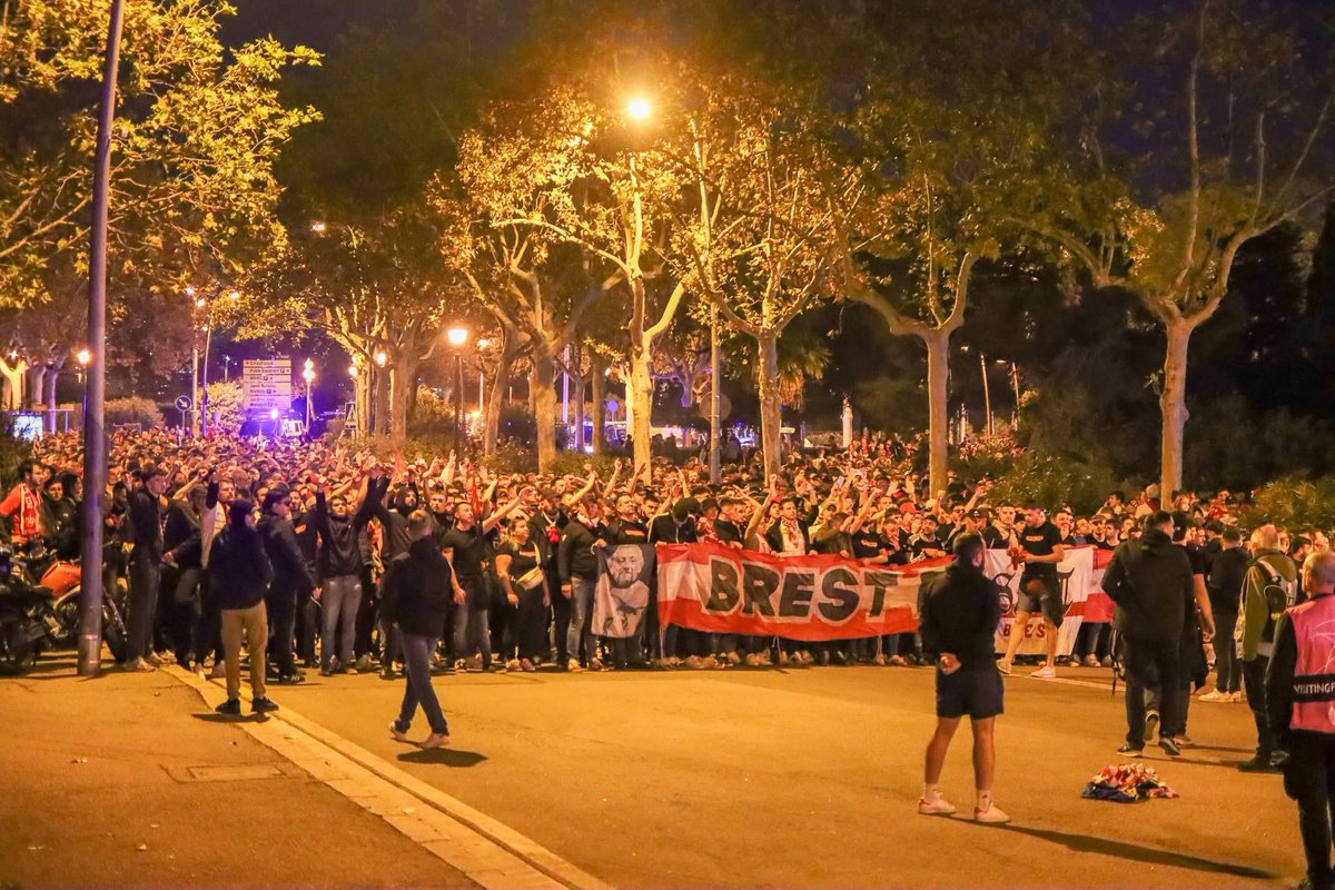 UltrasMadeinFR's tweet photo. ⚽️ Barcelone - Brest (LDC)
📢 Parcage brestois !
📆 Mardi 26 novembre 2024
📸 @SB29 

#FCBSB29 
#BarcaBrest https://t.co/Yxd4hrcdAd