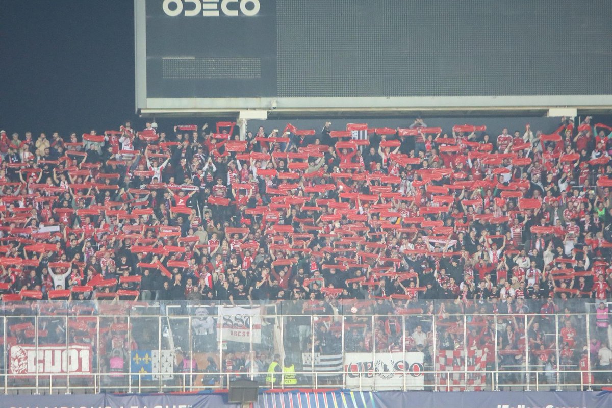 UltrasMadeinFR's tweet photo. ⚽️ Barcelone - Brest (LDC)
📢 Parcage brestois !
📆 Mardi 26 novembre 2024
📸 @SB29 

#FCBSB29 
#BarcaBrest https://t.co/Yxd4hrcdAd
