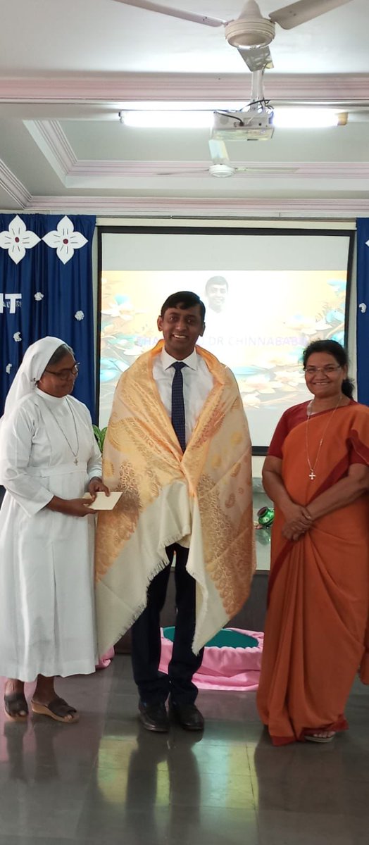 drchinnababu's tweet photo. Happy to be part of the 4th Annual General Body Meeting of the Health Care Ministry at JMJ Hyderabad Province on 27th November 2024.
#HealthcareMission #JMJHyderabad #HealthCareForAll #ServiceAndCare #CommunityCare #CancerAwareness #drchinnababu #oncologist #roboticsurgeon https://t.co/sWqMkzh397