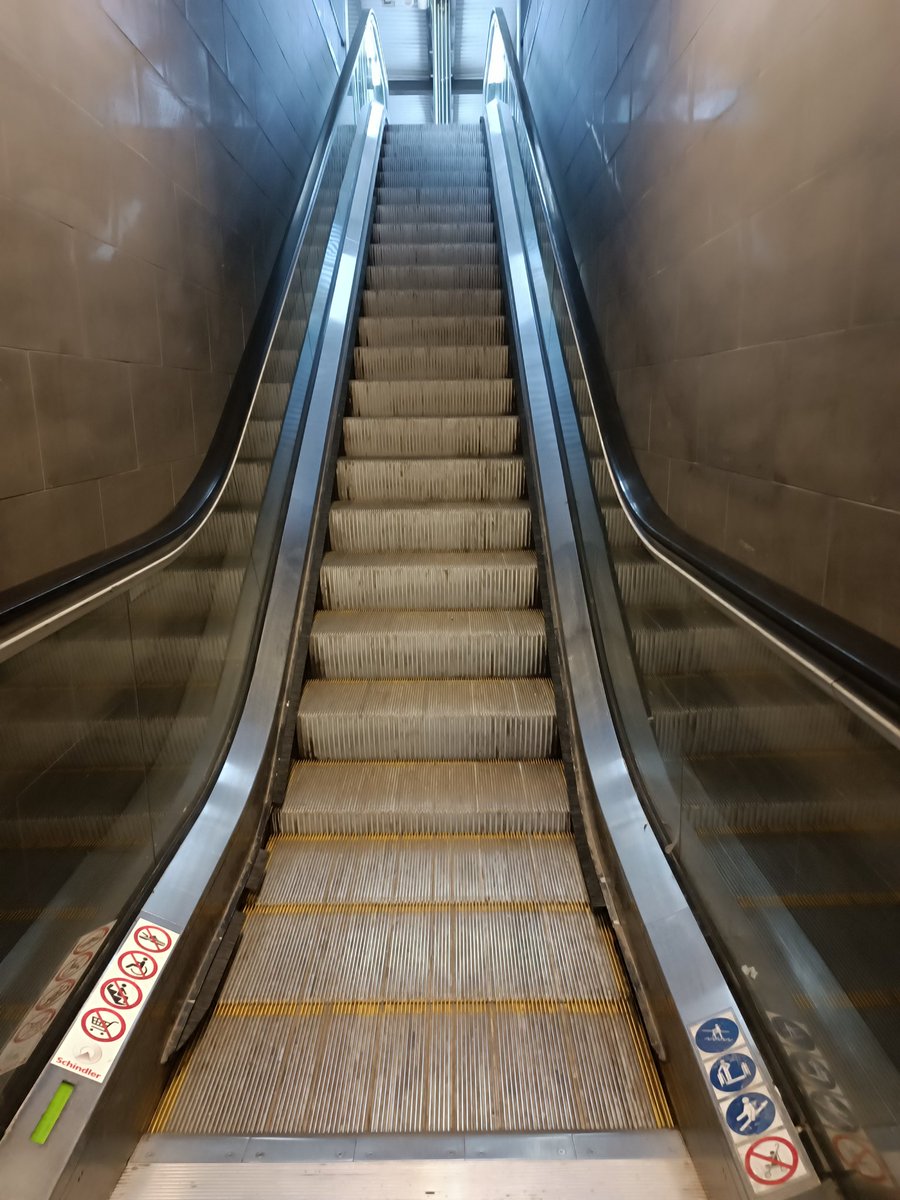 Flashdance72's tweet photo. 42 dies sense escales mecàniques a LH
! Quina ameba està intentant desxifrar la incidència @rodalies?  Acabarem l'any sense escales? S'obren les apostes. https://t.co/gPhI1eoNcy