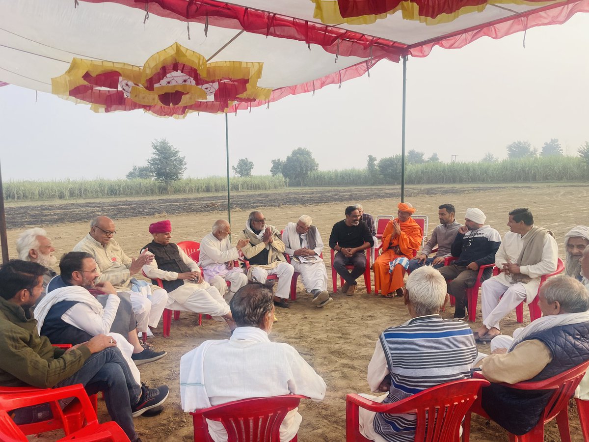 JaideepGathwala's tweet photo. भड़ल, बाग़पत में गाँव और खेत-खलिहान को बचाने के लिए तीन दिन के चिंतन शिविर में शामिल होने का सौभाग्य प्राप्त हुआ। इस दौरान किसान नेताओ और कृषि विशेषज्ञ @Devinder_Sharma जी से मिलकर अपनी जानकारी को ओर दुरुस्त किया। https://t.co/pDosHqExTH