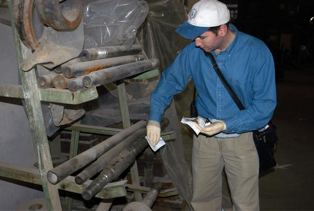 🗓️ On this day, 2002, UN weapons inspectors 🇺🇳 began their first mission in Iraq 🇮🇶 after 4+ years, visiting sites like a missile test facility &amp; engine factory. Despite 14 visits, no prohibited activities were found. Months later, the U.S. 🇺🇸 attacked Iraq without evidence. ⚖️❌