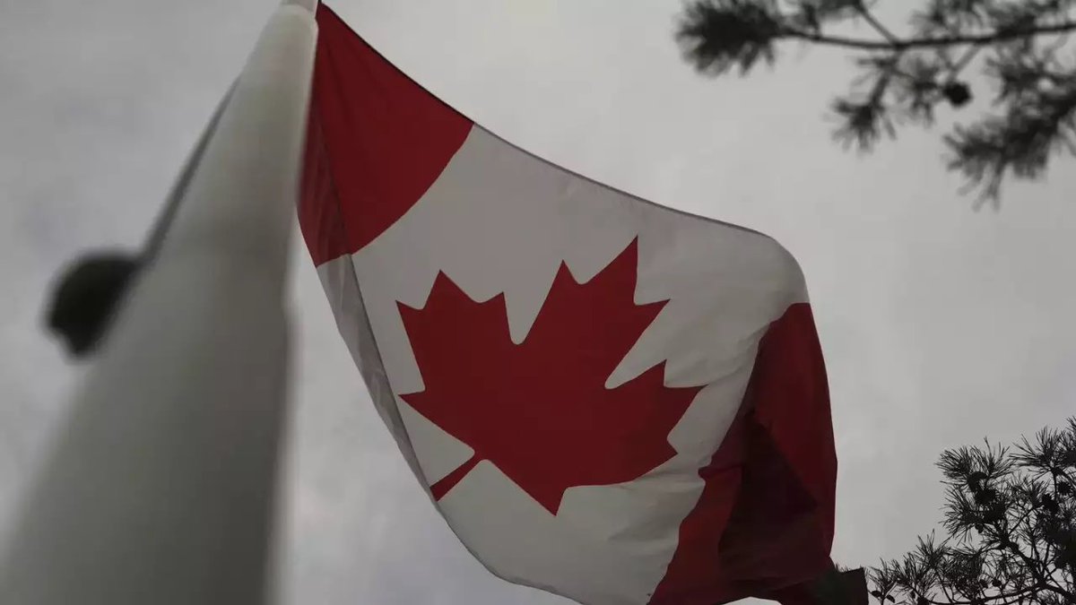 AFpost's tweet photo. Canada uncovers 10,000 fake student visas, with 80% of fraud committed by Indians.

Follow: @AFpost https://t.co/YZGvuXDBE0