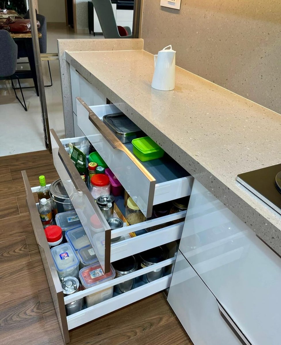 KKModularKitchn's tweet image. Upgrade your kitchen with KK Modular Kitchen’s sleek Parallel design, combining elegance, functionality, and durability. 

Our customizable solutions maximize space, improve organization, and add luxury to your home.

#kkmodularkitchen #kitchendesign #functional #Luxury
