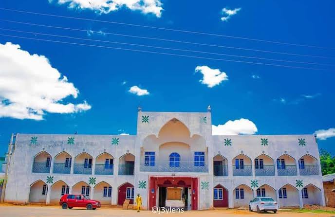 abbkar_ai's tweet photo. Machina The Northern City Of Snake, In Yobe. Where Snakes Are Related To Humans By Blood.. 

Retweet to educate someone! 🧵 https://t.co/7VJVErbkei
