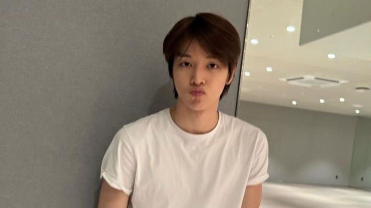 lavteria's tweet image. #bambyeol: mengunyah yang dimaksud :3